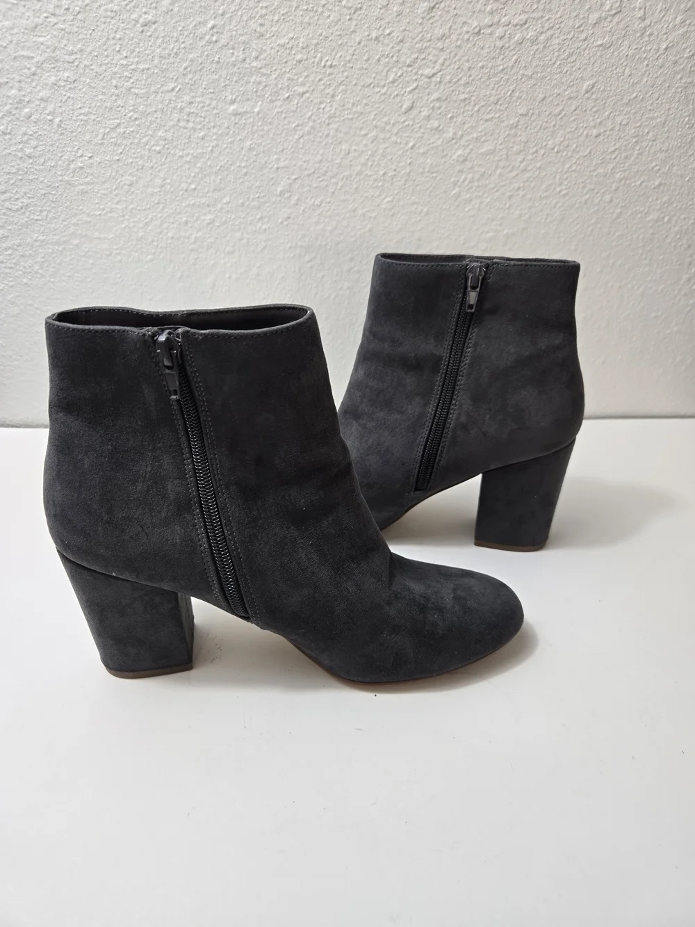 Steve Madden Gray Suede Ankle Booties